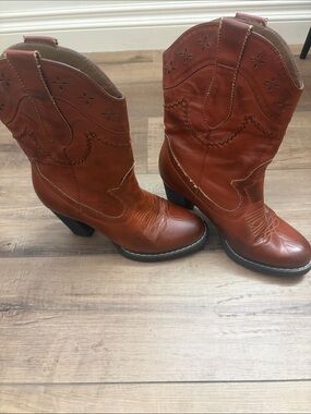 Roper Tan Leather Western Heeled Boots